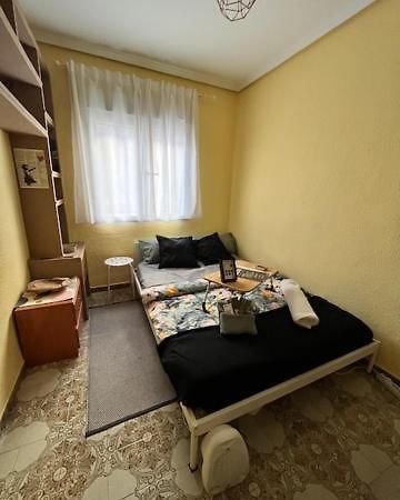 Gemuetliches Zimmer "Gold" Fuer 2 Personen Und Katzenliebhaber บาเลนเซีย ภายนอก รูปภาพ